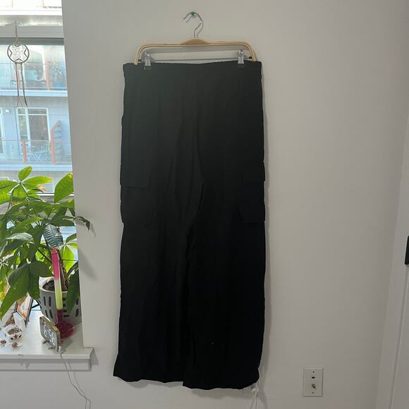 A New Day High Rise Black Cargo Pants Size Large - Picture 7 of 7